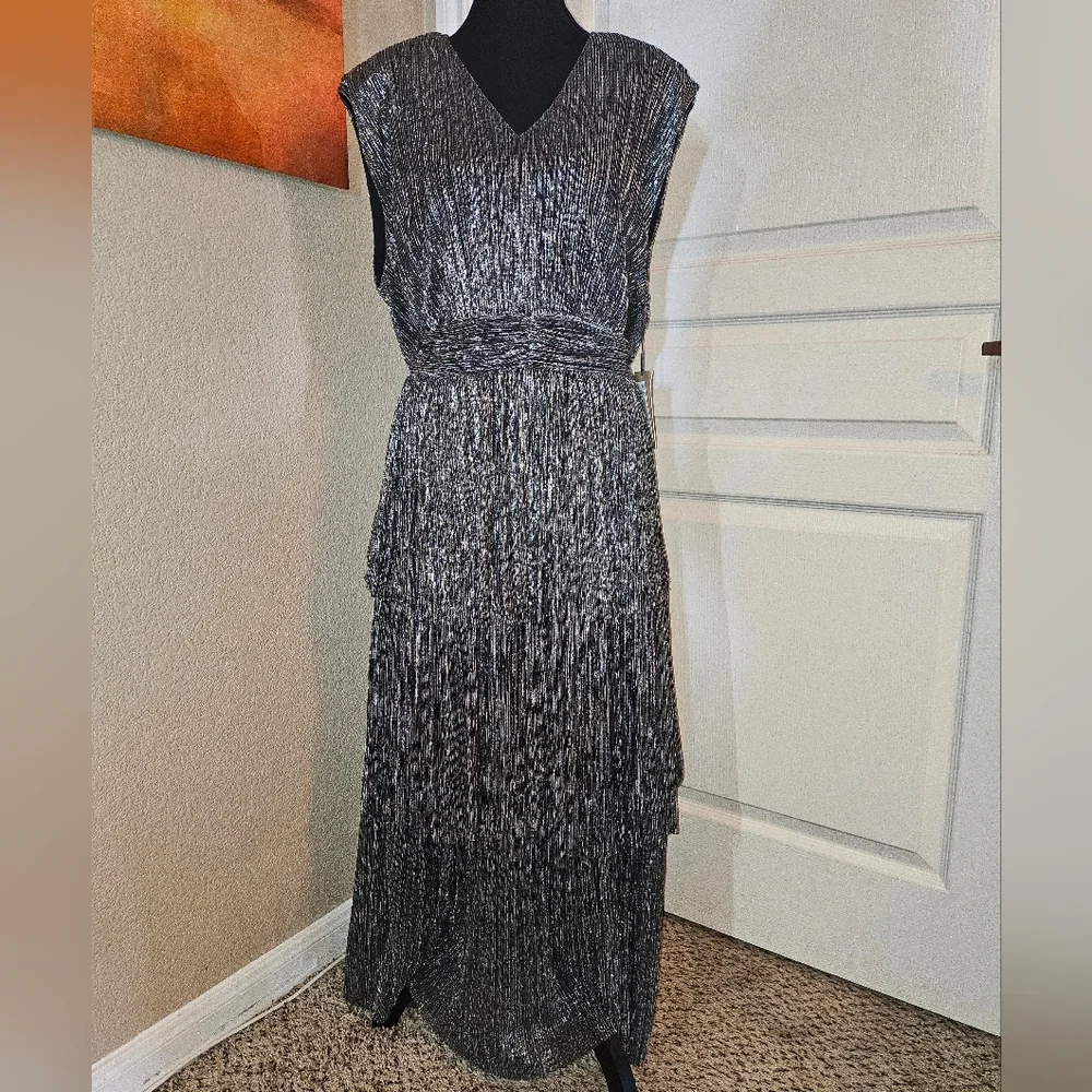 NWT Halogen Metallic Silver And Black Midi Dress